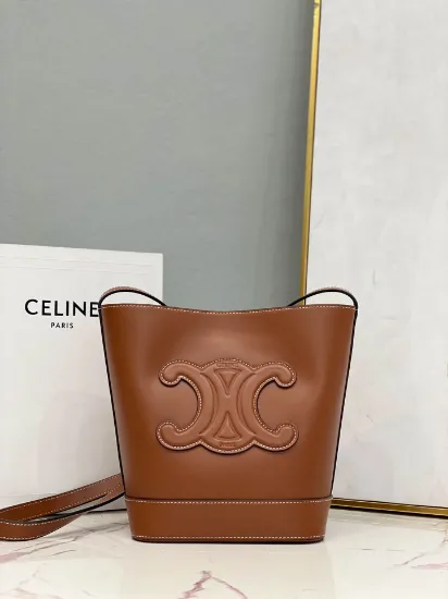 Picture of CUIR TRIOMPHE COWHIDE BUCKET BAG SIZE: 30 X 22 X 13CM