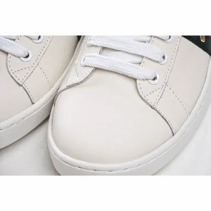 Picture of Gucci ACE series small white shoes casual shoes