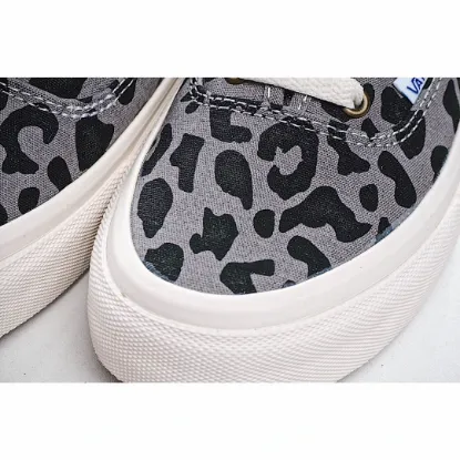 Picture of VANS AUTHENTIC LOW-TOP SNEAKERS