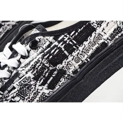 Picture of VANS AUTHENTIC LOW-TOP SNEAKERS