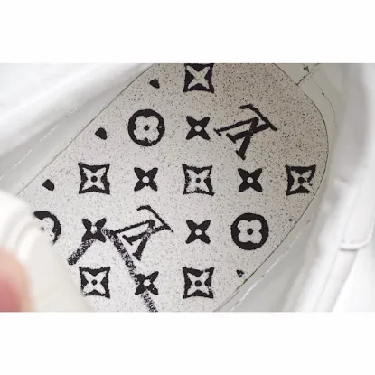 Picture of LOUIS VUITTON CASUAL SNEAKERS