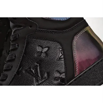 Picture of LOUIS VUITTON SQUAD SNEAKER HIGH HIGH-TOP SNEAKERS