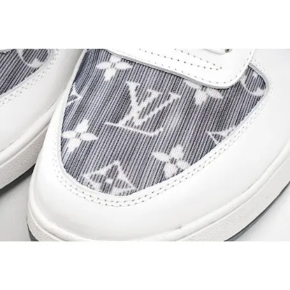 Picture of LOUIS VUITTON SQUAD SNEAKER HIGH HIGH-TOP SNEAKERS