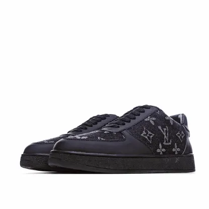 Picture of LOUIS VUITTON SQUAD SNEAKER HIGH HIGH-TOP SNEAKERS