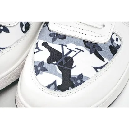 Picture of LOUIS VUITTON SQUAD SNEAKER HIGH HIGH-TOP SNEAKERS