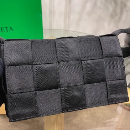 Picture of BV BOTTEGA VENETA BAG SIZE: 26X6CM BLACK