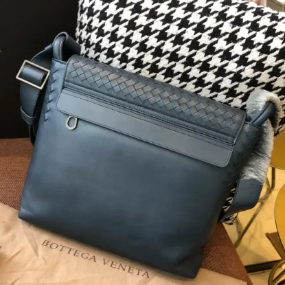 Picture of BV BRIEFCASE SIZE: 32CM BLUE