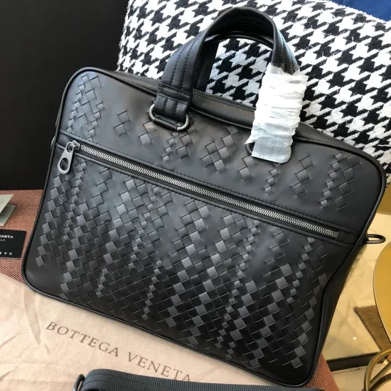 Picture of BV BRIEFCASE SIZE: 38CM BLACK