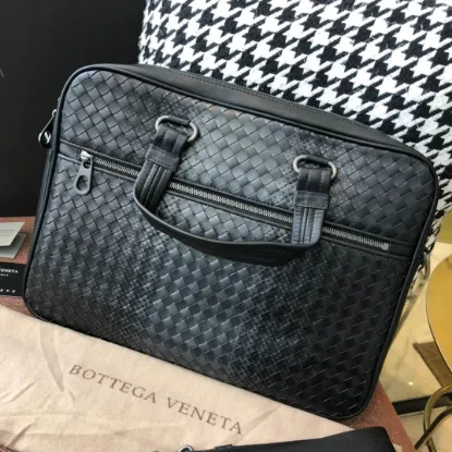 Picture of BV BRIEFCASE SIZE: 38CM BLACK