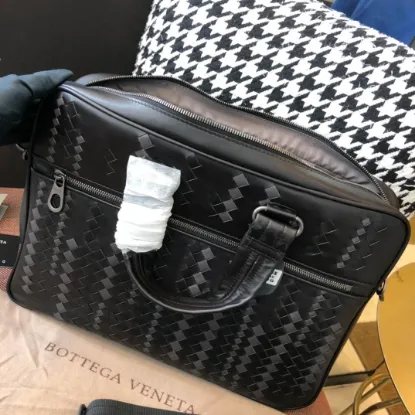 Picture of BV BRIEFCASE SIZE: 38CM BLACK