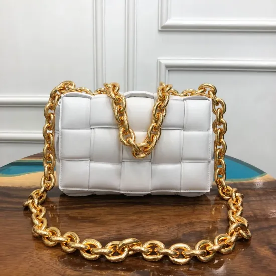 Picture of BV CHAIN BAG SIZE: 26X18CM IVORY