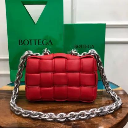 Picture of BV CHAIN BAG SIZE: 26X18CM QUEEN RED