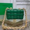 Picture of BV CHAIN BAG SIZE: 26X18CM RACING GREEN