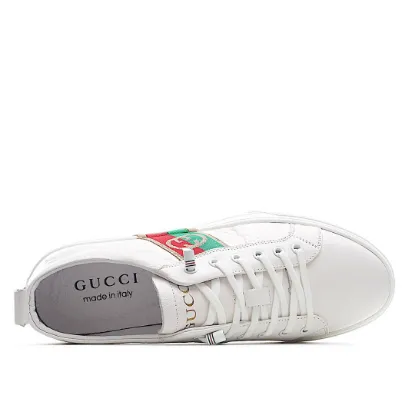 Picture of Gucci Distressed Screener sneaker