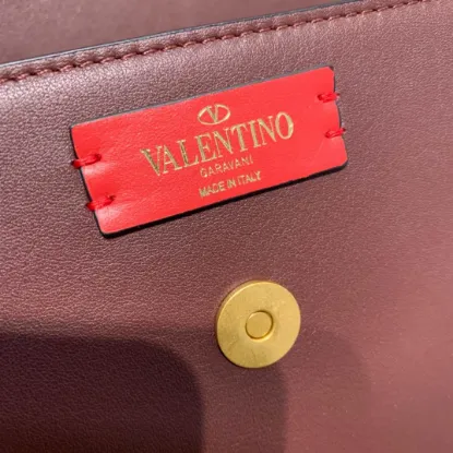 Picture of Valentino L shoulder bag