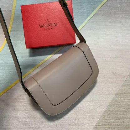 Picture of Valentino L shoulder bag