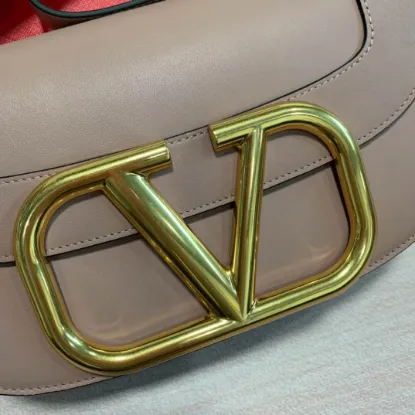 Picture of Valentino L shoulder bag