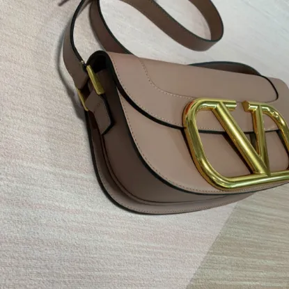 Picture of Valentino L shoulder bag