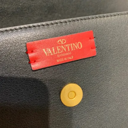 Picture of Valentino L shoulder bag