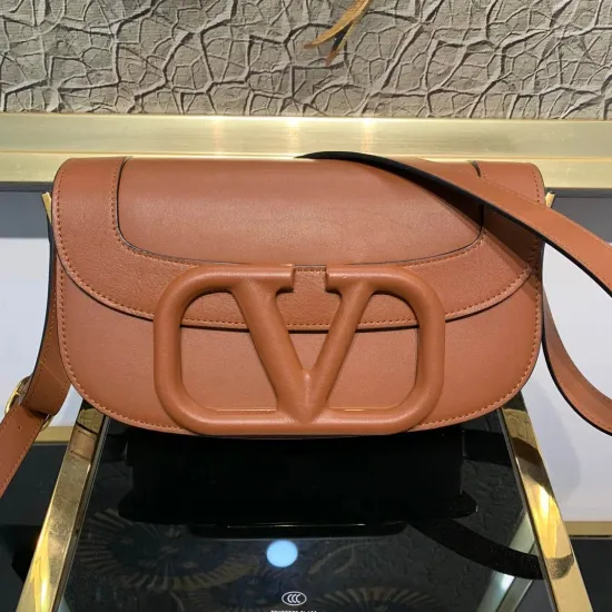 Picture of Valentino L shoulder bag