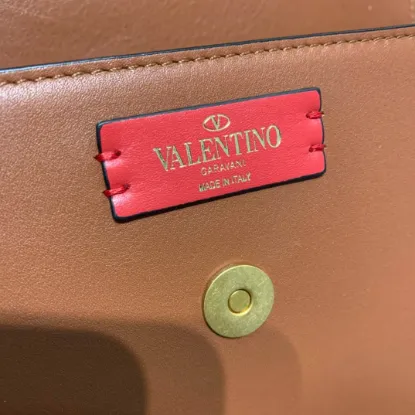 Picture of Valentino L shoulder bag