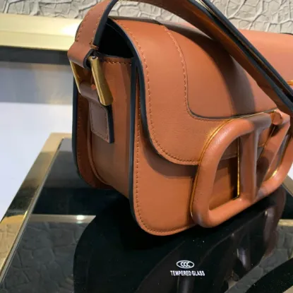 Picture of Valentino L shoulder bag