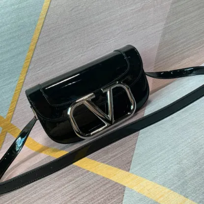 Picture of Valentino L shoulder bag