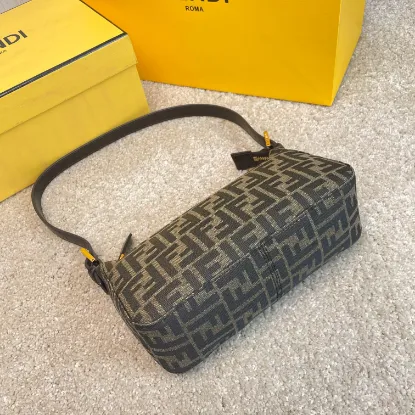 Picture of Fendi Classic Mahjong Bag Ref: 8868