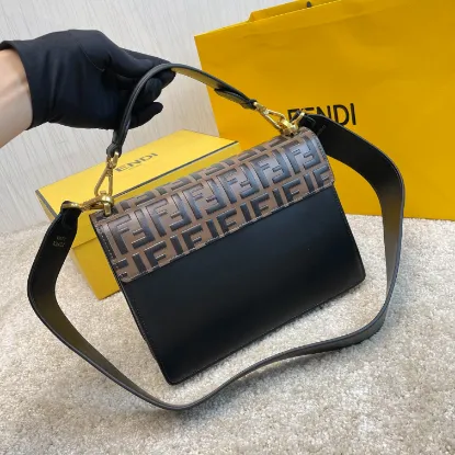 Picture of Fendi Kan I Model: Large 8839