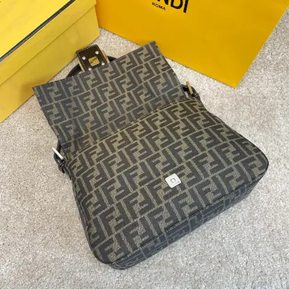 Picture of FENDI Large Cloth Bag Ref: 8851