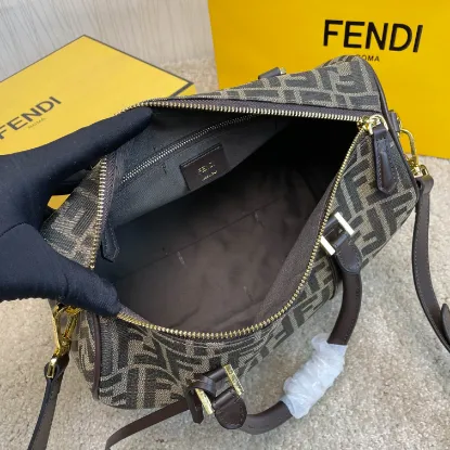 Picture of Fendi old flower fabric pillow bag Ref:6510