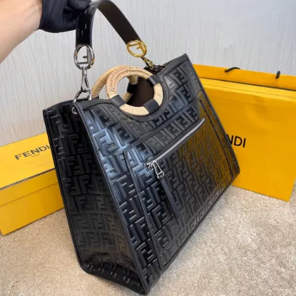 Picture of FENDI Runaway Shopping model:8804