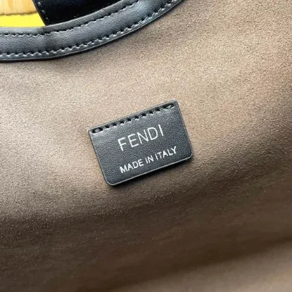 Picture of FENDI Runaway Shopping model:8804