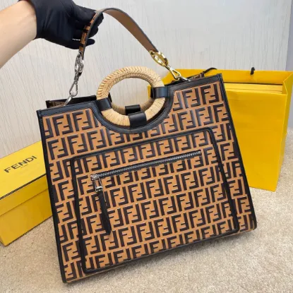 Picture of FENDI Runaway Shopping Ref: 8804