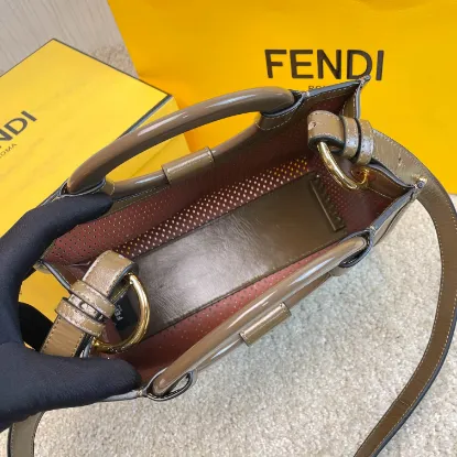 Picture of Fendi RUNAWAY tote bag Model: 8837