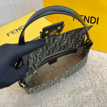 Picture of FENDI Small Cloth Bag Ref. 8850