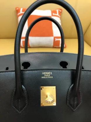 Picture of Birkin box black with gold buckle