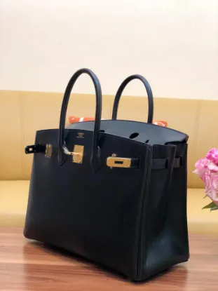 Picture of Birkin box black with gold buckle