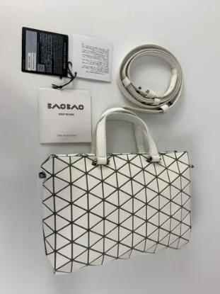 Picture of Issey Miyake Handbag Size: 23.5x15.2x8cm