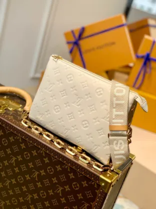 Picture of Louis Vuitton Item No.: M57793 Size: 26x20x12cm