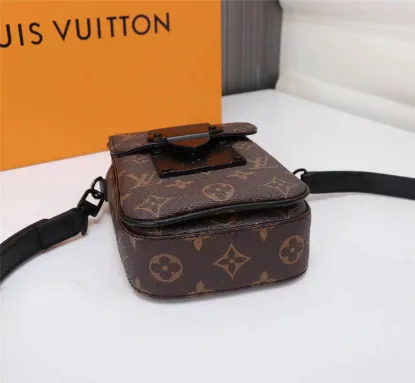 Picture of Louis Vuitton Model No. 69405 Size: 15x17x8 cm