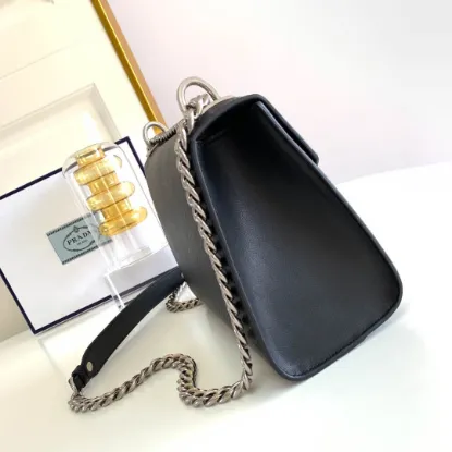 Picture of CHAIN SHOULDER STRAP SIZE: 21*14*9.5CM 1BD127