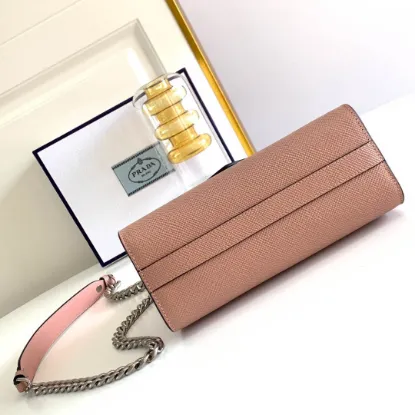 Picture of CHAIN SHOULDER STRAP SIZE: 21*14*9.5CM 1BD127