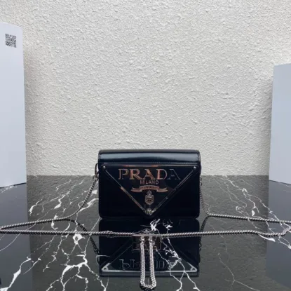 Picture of PRADA BIG TRIANGLE SIZE: 17X9.5CM 1BH189