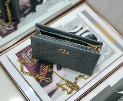 Picture of Caro Chain Clutch Size:19x14x3cm