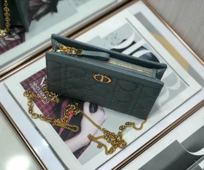 Picture of Caro Chain Clutch Size:19x14x3cm