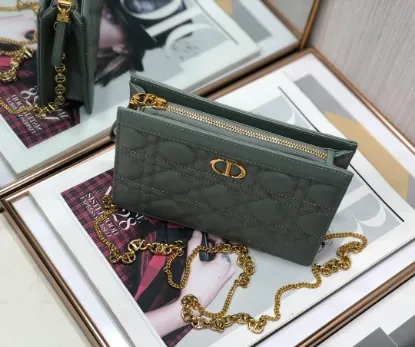 Picture of Caro Collection Chain Clutch Size:19x14x3cm