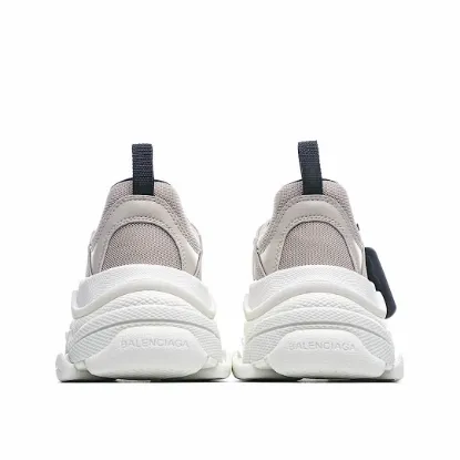 Picture of BALENCIAGA TRIPLE S DAD SHOES RUNNING SHOES