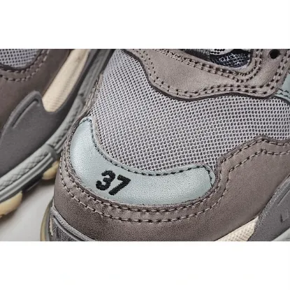 Picture of BALENCIAGA TRIPLE S DAD SHOES RUNNING SHOES