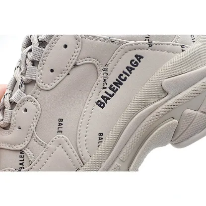 Picture of BALENCIAGA TRIPLE S DAD SHOES RUNNING SHOES